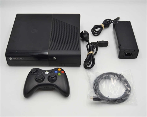 XBOX 360 E Konsol - Sort 250GB - SNR 019378733143 (B Grade) (Genbrug)